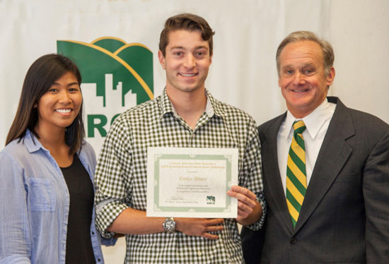 Cal Poly engineering seniors receive award.